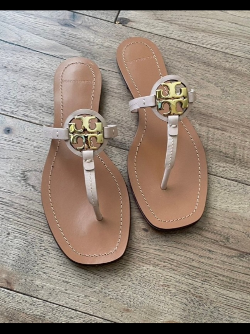 Tory Burch Pale Pink Leather Thong Sandals with Gold Logo